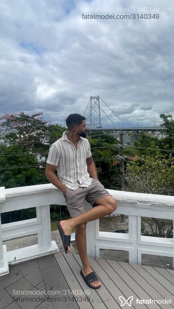 Acompanhante homem morena (o) de olhos mel em Florianópolis - Diogo