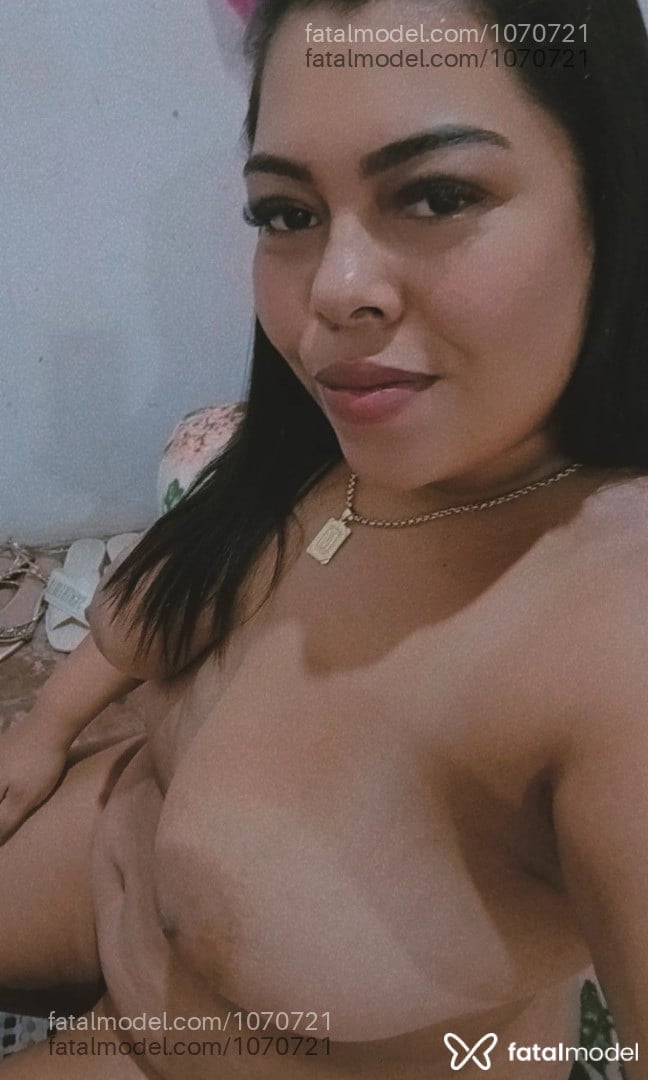 Acompanhante mulher com cabelo castanho de olhos pretos em Alta Floresta - Letícia
