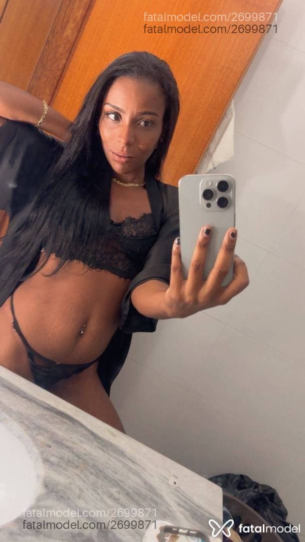 Acompanhante mulher morena (o) de olhos pretos - Julia Alencar