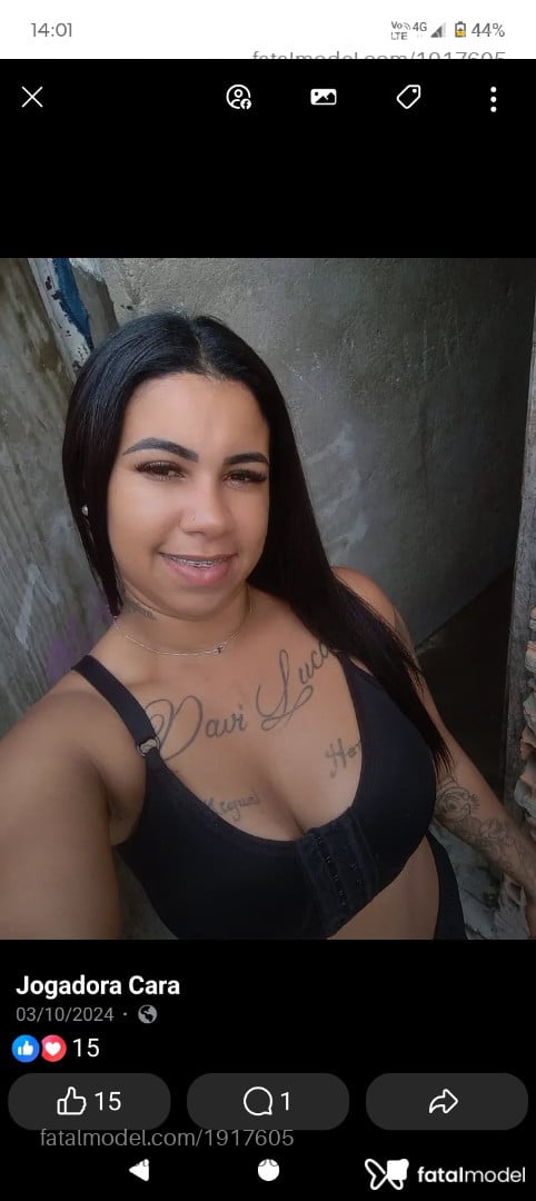 Acompanhante mulher com cabelo castanho de olhos castanhos - Letícia
