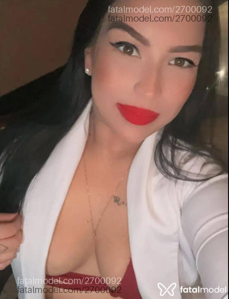 Acompanhante mulher com cabelo castanho de olhos castanhos em Maringá - Jenifer