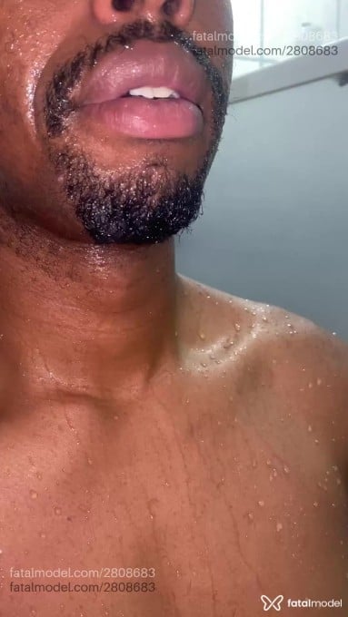 Acompanhante homem com cabelo castanho de olhos pretos em São Paulo Acompanhante homem com cabelo castanho de olhos pretos em São Paulo - Chocolover