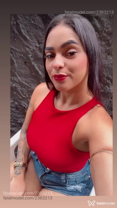Acompanhante mulher morena (o) de olhos pretos - Letícia Acompanhante mulher morena (o) de olhos pretos - Letícia