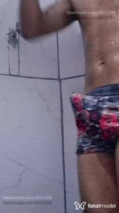Acompanhante homem morena (o) de olhos castanhos em Araquari - Pedro Henrique