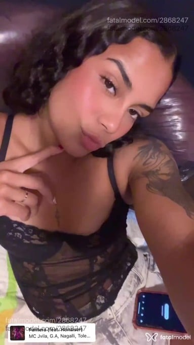 Acompanhante mulher com cabelo castanho de olhos castanhos em Brasília - Aurora Valentina