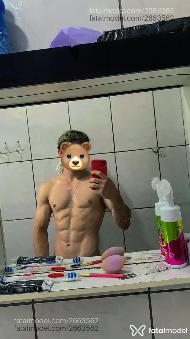 Acompanhante homem morena (o) de olhos castanhos - Gael Acompanhante homem morena (o) de olhos castanhos - Gael