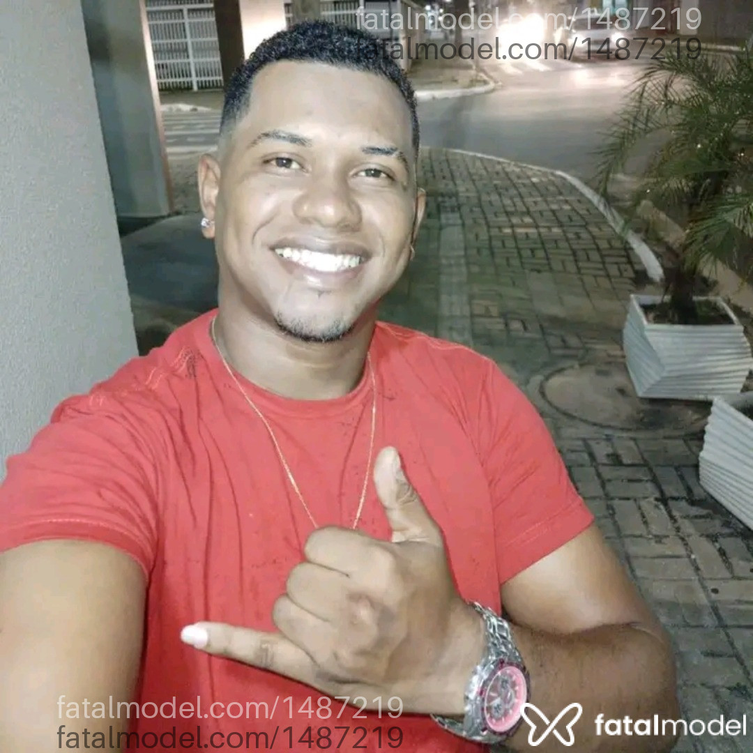 Acompanhante homem morena (o) de olhos castanhos - Gatopreto Acompanhante homem morena (o) de olhos castanhos - Gatopreto