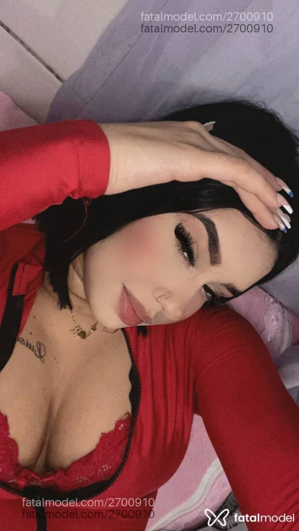 Acompanhante mulher morena (o) de olhos castanhos - Nicoly Oliveira