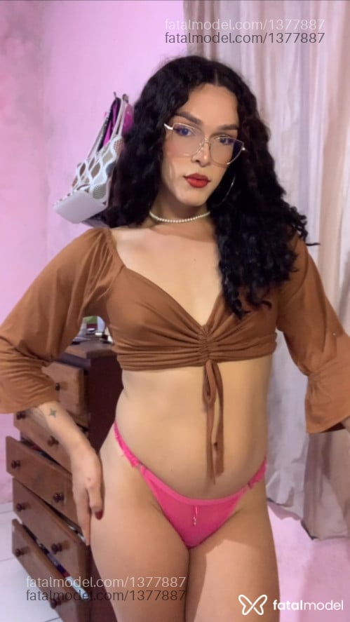 Acompanhante mulher trans morena (o) de olhos castanhos em Belém Acompanhante mulher trans morena (o) de olhos castanhos em Belém - Sophia