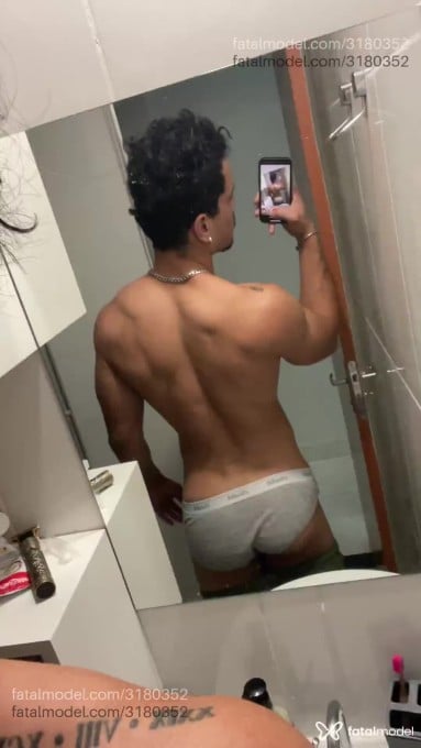 Acompanhante homem morena (o) de olhos pretos em Belo Horizonte Acompanhante homem morena (o) de olhos pretos em Belo Horizonte - Mattheus Lombardi