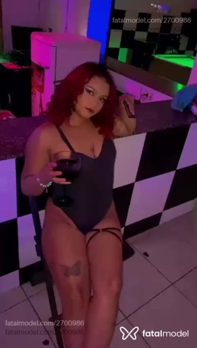 Acompanhante mulher ruiva (o) de olhos castanhos em Virtual - Rubyzinha