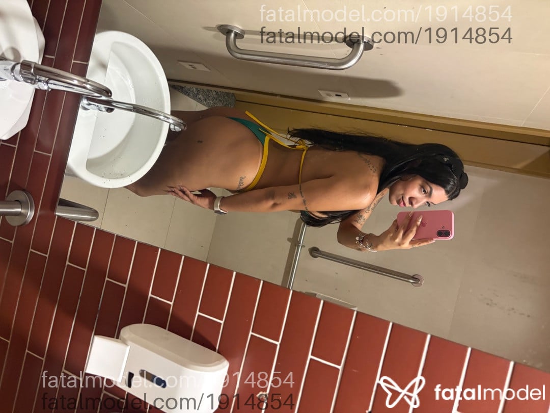 Acompanhante mulher morena (o) de olhos pretos - Brenda Santos Acompanhante mulher morena (o) de olhos pretos - Brenda Santos