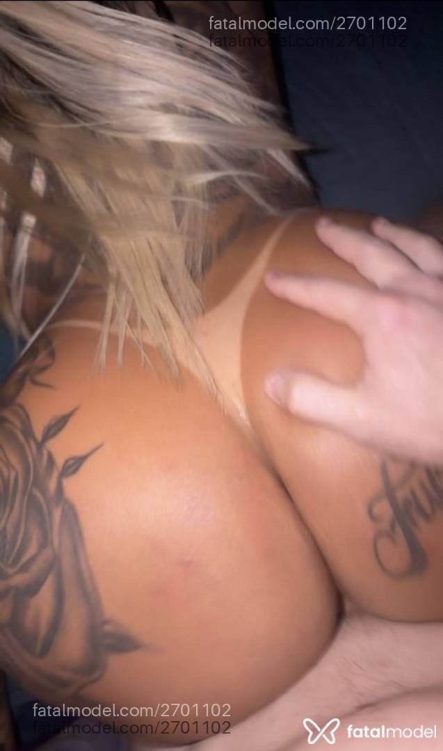 Acompanhante mulher trans com cabelo castanho de olhos pretos - Gabrielly Assis