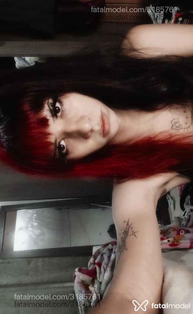 Acompanhante mulher trans morena (o) de olhos castanhos - Sad Nymph