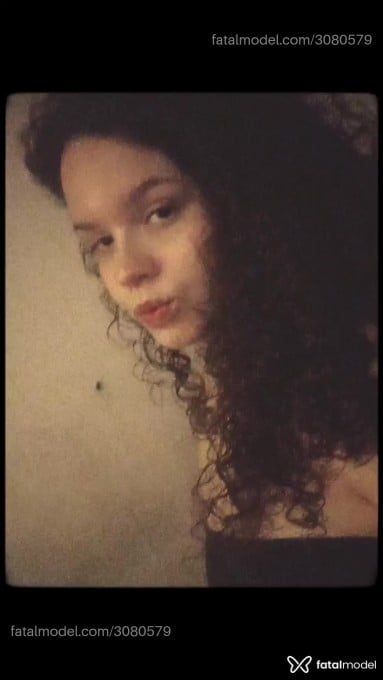 Acompanhante mulher com cabelo castanho de olhos castanhos em Guarujá - Beatriz