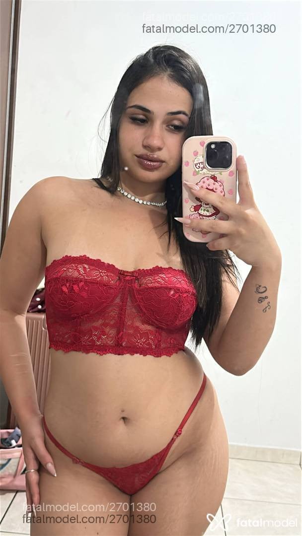Acompanhante mulher com cabelo castanho de olhos castanhos - Bianca Castro