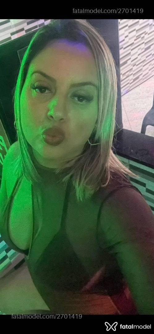 Acompanhante mulher loira (o) de olhos castanhos - Juliana Travassos