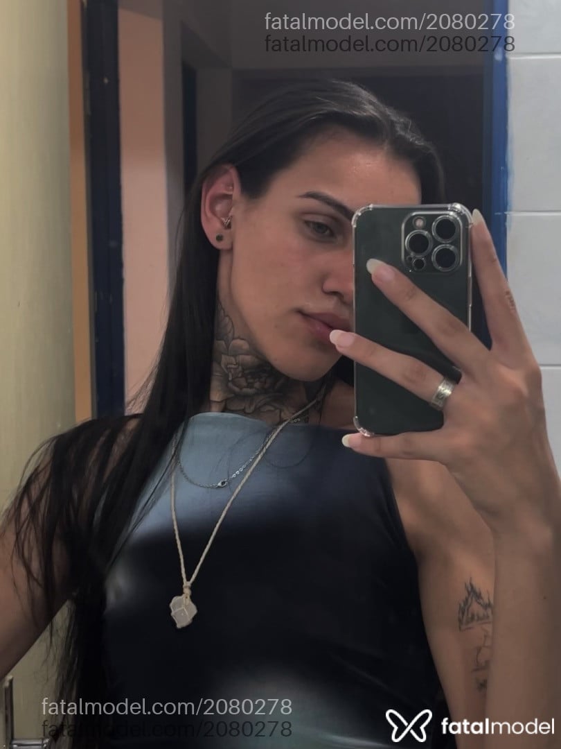 Acompanhante mulher trans morena (o) de olhos verdes em Alvorada - Mulherpp