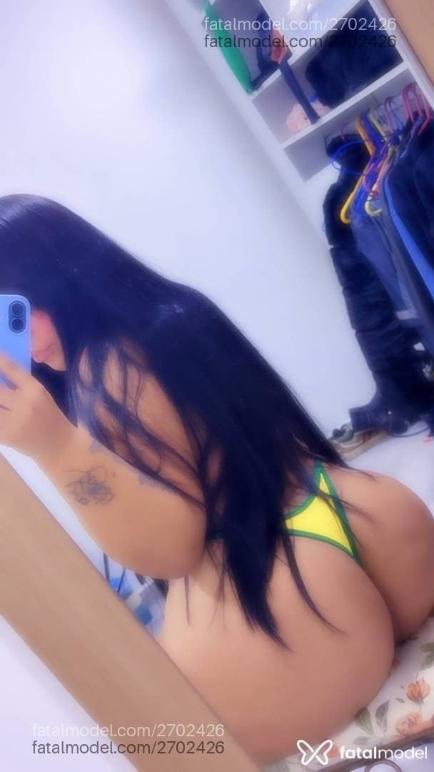 Acompanhante mulher morena (o) de olhos verdes - Karol