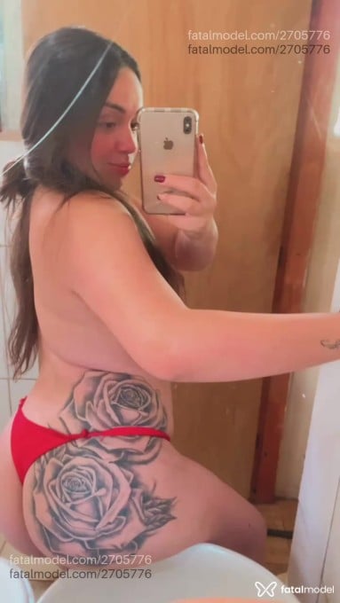 Acompanhante mulher trans com cabelo castanho de olhos castanhos em Santa Maria da Serra - Aline