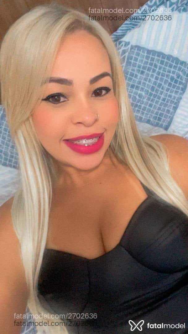Acompanhante mulher loira (o) de olhos castanhos - Cristal