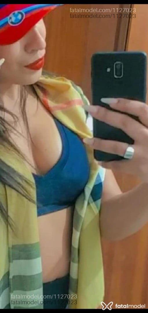 Acompanhante mulher com cabelo castanho de olhos castanhos em Itabira Acompanhante mulher com cabelo castanho de olhos castanhos em Itabira - Carolina Fialho