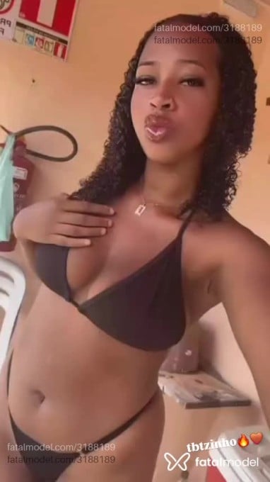 Acompanhante mulher morena (o) de olhos castanhos em Rio de Janeiro - Karolin Savana