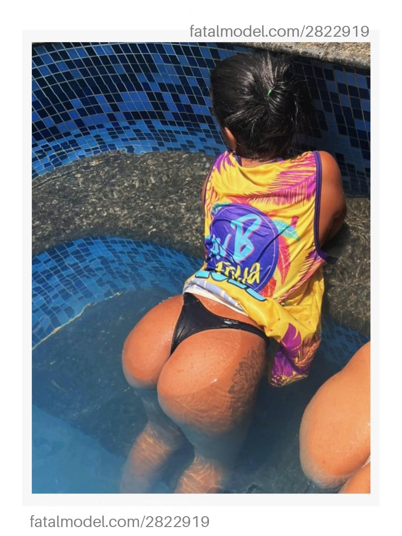 Acompanhante mulher com cabelo castanho de olhos pretos em Bom Jesus do Itabapoana Acompanhante mulher com cabelo castanho de olhos pretos em Bom Jesus do Itabapoana - Vanessa Hellen
