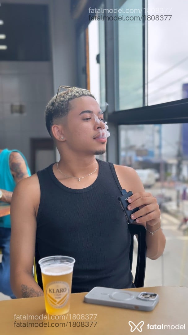 Acompanhante homem morena (o) de olhos castanhos em Goiânia - Wallacy
