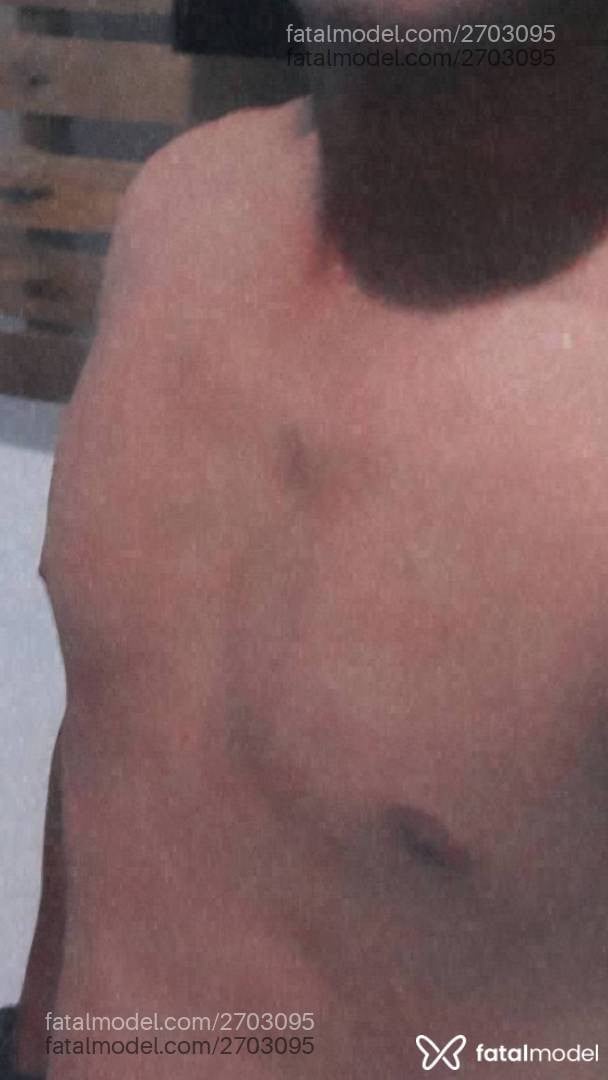 Acompanhante homem com cabelo grisalho de olhos pretos - Moreninho