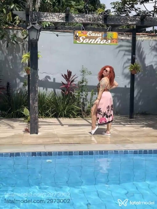 Acompanhante mulher ruiva (o) de olhos mel - Alyssa