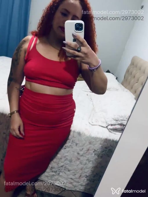 Acompanhante mulher ruiva (o) de olhos mel - Alyssa