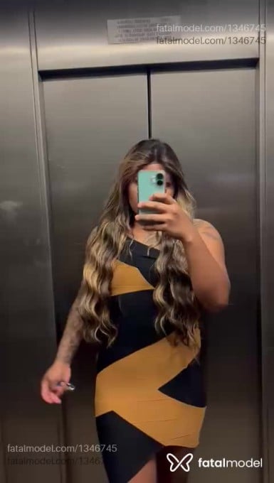 Acompanhante mulher trans com cabelo castanho de olhos castanhos em Juiz de Fora - Maitê