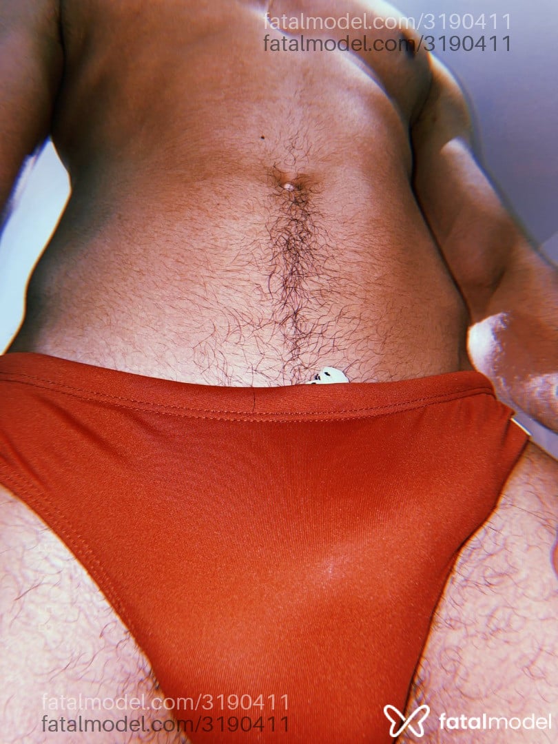 Acompanhante homem morena (o) de olhos castanhos em Joinville - Souza