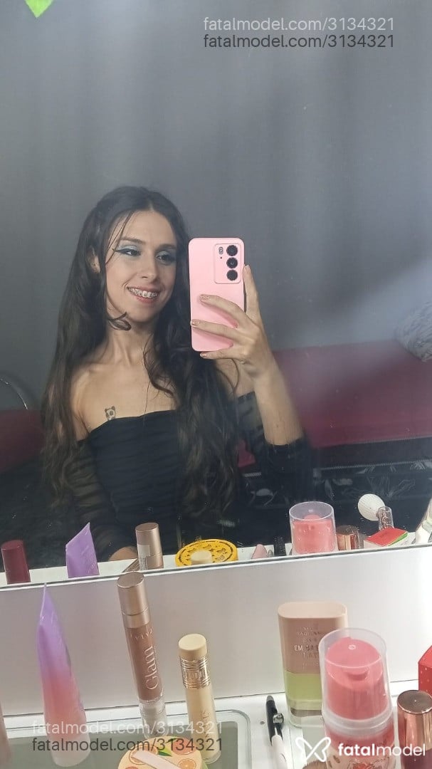 Acompanhante mulher com cabelo castanho de olhos castanhos em Indaiatuba - Mariah Lis