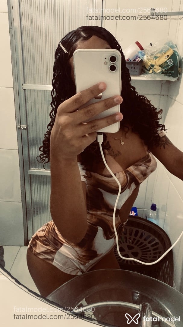 Acompanhante mulher trans com cabelo castanho de olhos castanhos em Nova Iguaçu - Danielly