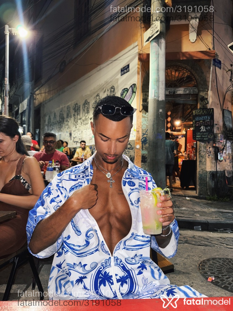 Acompanhante homem morena (o) de olhos pretos em Virtual - Gabriel