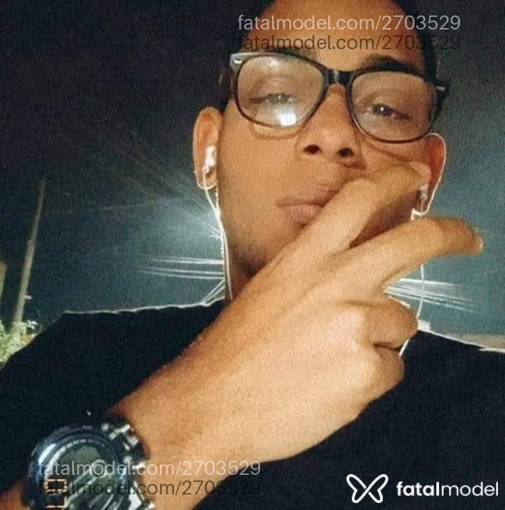 Acompanhante homem com cabelo castanho de olhos pretos em Rio de Janeiro - Iago