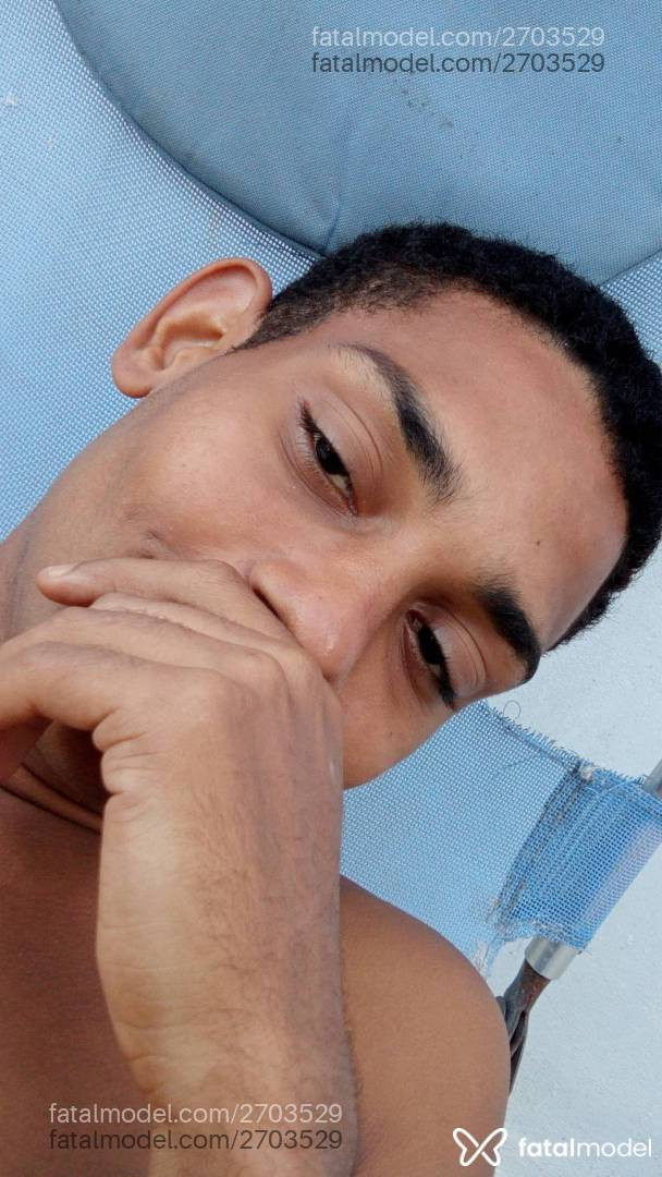 Acompanhante homem com cabelo castanho de olhos pretos em Rio de Janeiro - Iago