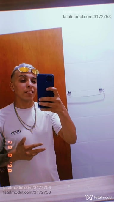Acompanhante homem com cabelo castanho de olhos pretos em São José do Rio Preto Acompanhante homem com cabelo castanho de olhos pretos em São José do Rio Preto - Gustavo Lima
