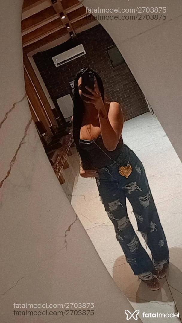 Acompanhante mulher com cabelo castanho de olhos castanhos - Alana