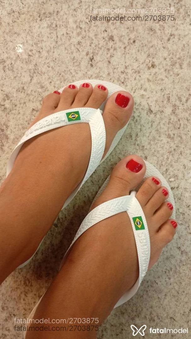 Acompanhante mulher com cabelo castanho de olhos castanhos - Alana