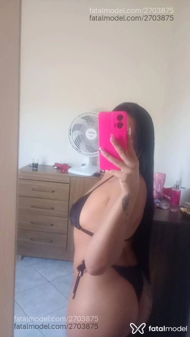 Acompanhante mulher com cabelo castanho de olhos castanhos - Alana
