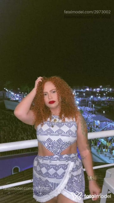 Acompanhante mulher ruiva (o) de olhos mel - Alyssa