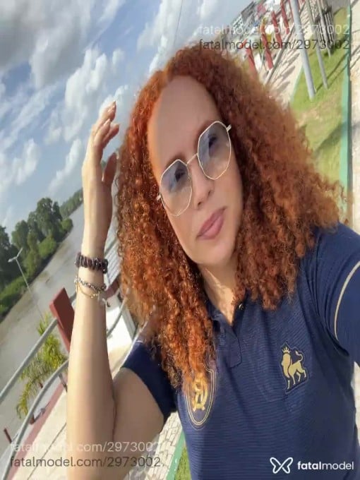 Acompanhante mulher ruiva (o) de olhos mel - Alyssa