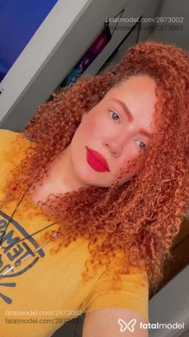 Acompanhante mulher ruiva (o) de olhos mel - Alyssa