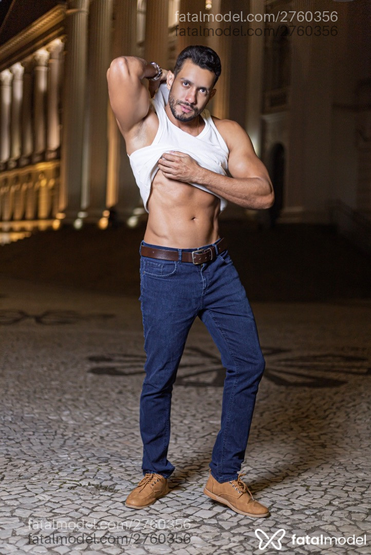 Acompanhante homem morena (o) de olhos pretos - Magno Flow Acompanhante homem morena (o) de olhos pretos - Magno Flow