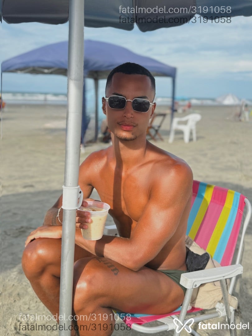 Acompanhante homem morena (o) de olhos pretos em Virtual - Gabriel