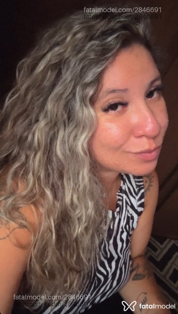 Acompanhante mulher loira (o) de olhos castanhos em Lages Acompanhante mulher loira (o) de olhos castanhos em Lages - Hotsol