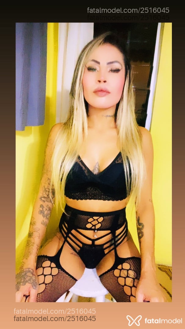 Acompanhante mulher loira (o) de olhos castanhos em São José - Agatha Meirelles